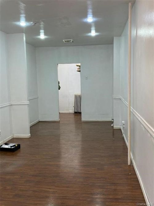 6801 20th Ave, Brooklyn, NY, 11204-4580 | Card Image