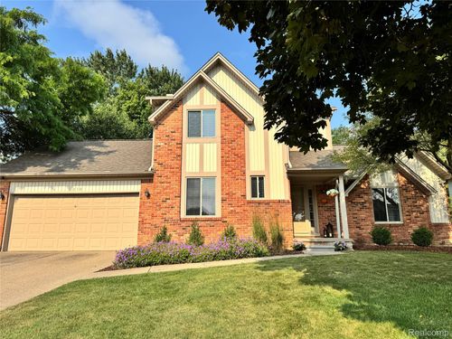 2310 Norton Rd, Rochester Hills, MI, 48307-3766 | Card Image