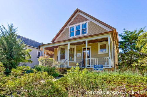 110 Howard Ave, Grand Haven, MI, 49417-1708 | Card Image