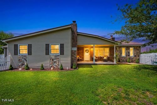126 Fletcher Dr, Castlewood, VA, 24224-7374 | Card Image