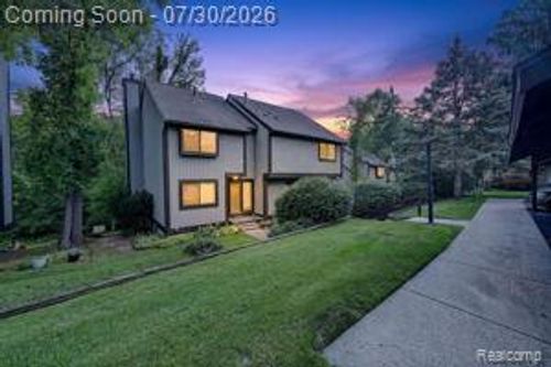 515 Carberry Hl, Brighton, MI, 48116-1102 | Card Image