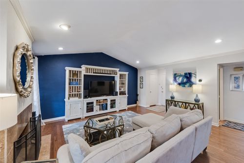 apt-281-10588 High Hollows Dr, Dallas, TX, 75230-4716 | Card Image