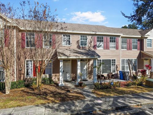 11008 Black Swan Ct, SEFFNER, FL, 33584-8334 | Card Image