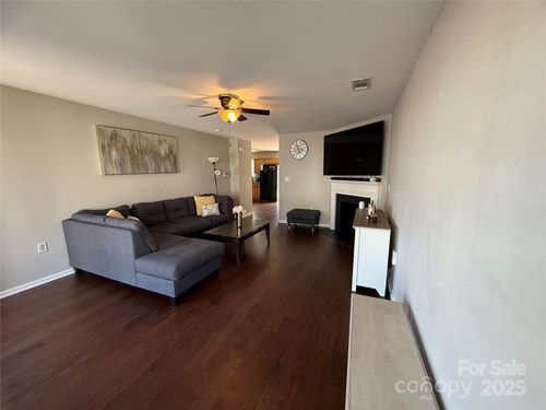 3130 Osceola Ln, Charlotte, NC, 28269-2347 | Card Image