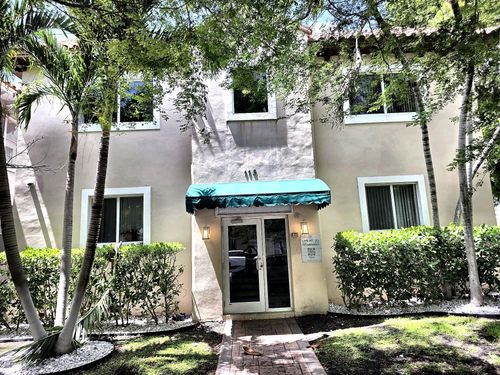7-115 Menores Ave, Coral Gables, FL, 33134-4016 | Card Image