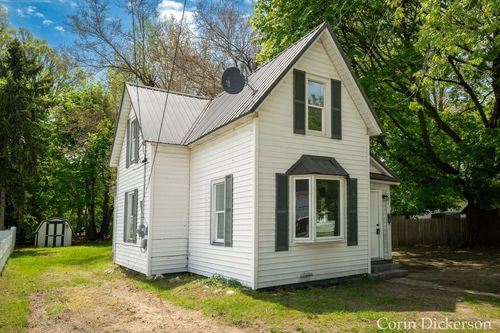 501 Oak Ave, Muskegon, MI, 49442-2063 | Card Image