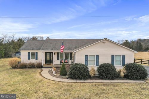 5670 Long Meadow Rd, MIDDLETOWN, VA, 22645-3650 | Card Image
