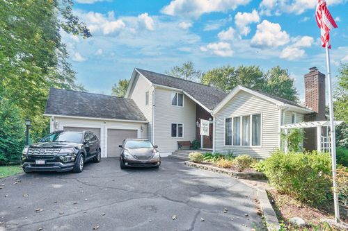 416 Hillcrest Ave, West Springfield, MA, 01089-2966 | Card Image