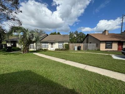 209 Lovell Lane, Home with 3 bedrooms, 2 bathrooms and null parking in Apopka FL | Image 2