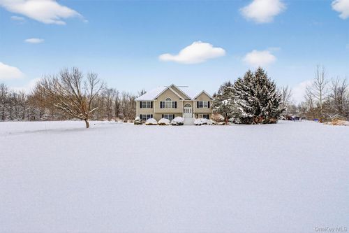 192 Robinson Ln, Wappingers Falls, NY, 12590-6319 | Card Image