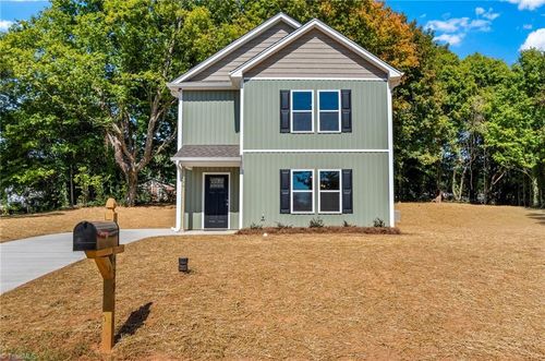 439 Buick St, Winston-Salem, NC, 27101-6103 | Card Image