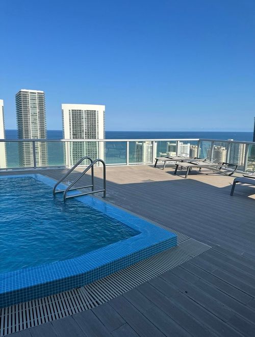 t3110-2600 E Hallandale Beach Blvd, Hallandale Beach, FL, 33009-4876 | Card Image