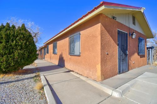 1423 Edith Blvd, Albuquerque, NM, 87102-4690 | Card Image