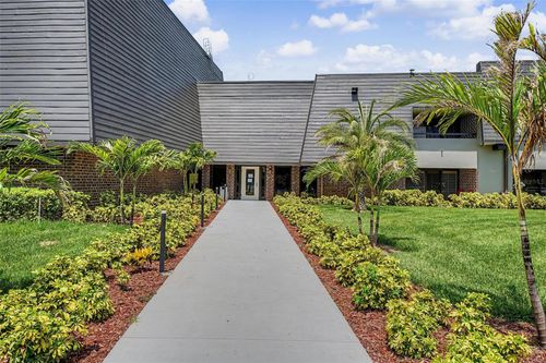 4-224-36750 Us Highway 19 N, PALM HARBOR, FL, 34684-1239 | Card Image