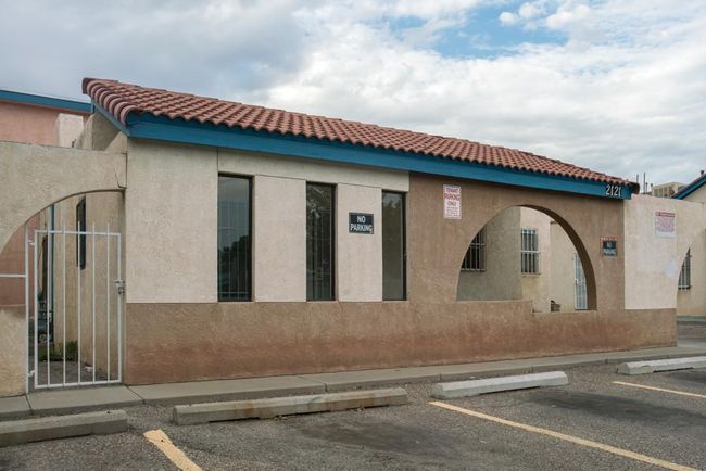 03 - 2121 Gold Avenue Se, Home with 1 bedrooms, 1 bathrooms and null parking in Albuquerque NM | Image 1