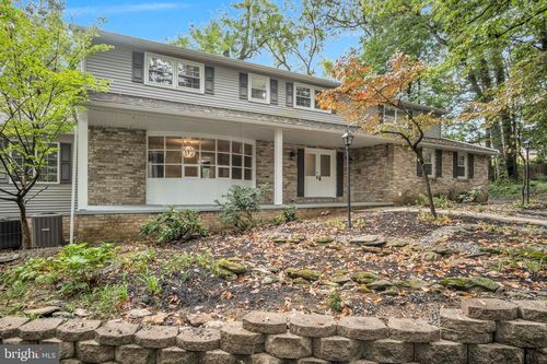 1775 Hillock Ln, YORK, PA, 17403-4033 | Card Image