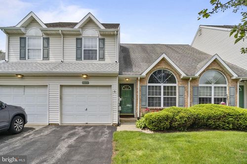 8077 Cross Creek Cir, Breinigsville, PA, 18031-1349 | Card Image