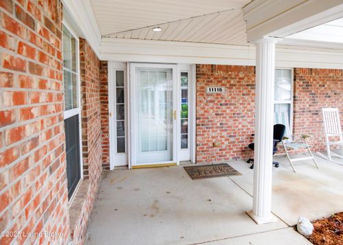 11116 Brookley Dr, Louisville, KY, 40229-2885 | Card Image