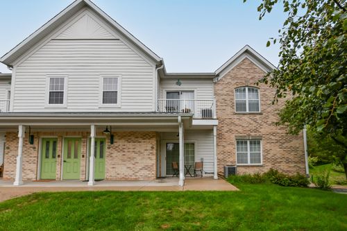 2740 Northview Rd, Waukesha, WI, 53188-2037 | Card Image