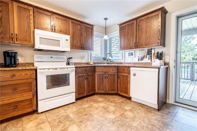 3617 Weinbrenner Rd, House other with 4 bedrooms, 2 bathrooms and 7 parking in Niagara Falls ON | Image 12