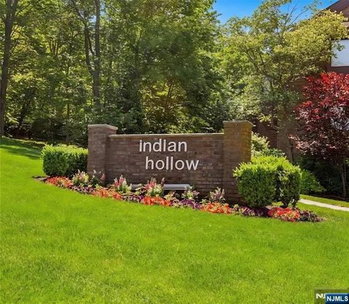 230 Indian Hollow Ct, Mahwah, NJ, 07430-2297 | Card Image