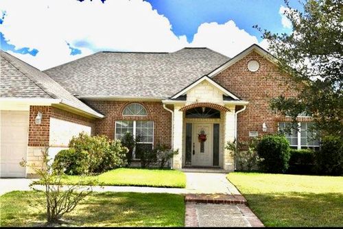 2700 Colony Glen Dr, Bryan, TX, 77808-5211 | Card Image