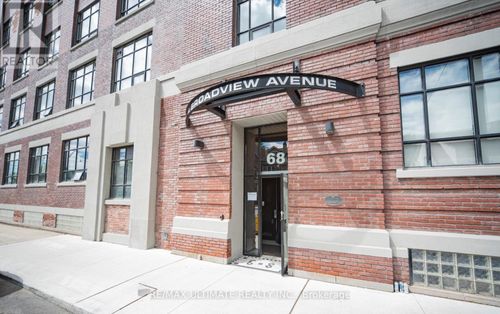 523-68 Broadview Ave, Toronto, ON, M4M2E6 | Card Image