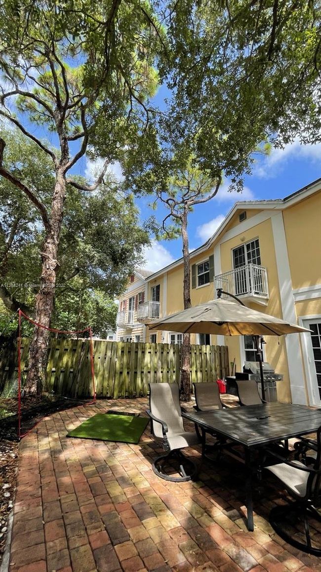 UNIT-35 - 545 Sw 18 Th Ave, Townhouse with 3 bedrooms, 3 bathrooms and null parking in Fort Lauderdale FL | Image 54