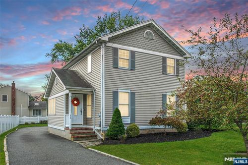 72 Reynolds Ave, Whippany, NJ, 07981-1229 | Card Image