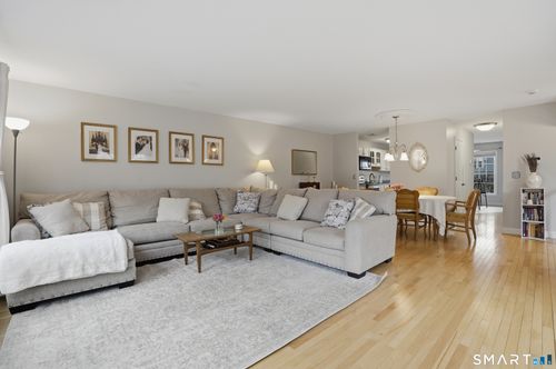183-74 Perry St, Putnam, CT, 06260-2251 | Card Image