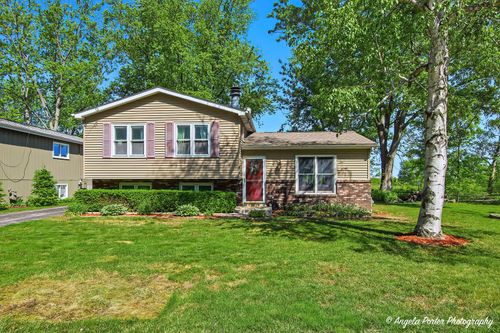 12 Sunshine Ave, Third Lake, IL, 60030-9013 | Card Image