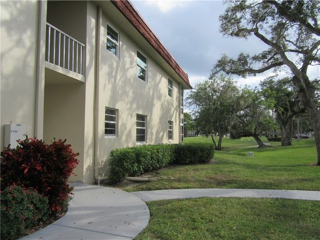 APT-201 - 105 Spring Lake Ct, House attached with 2 bedrooms, 2 bathrooms and null parking in Vero Beach FL | Image 32