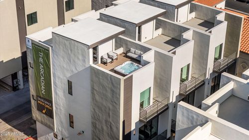 35-4220 N 32nd St, Phoenix, AZ, 85018-4700 | Card Image