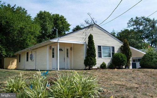 1604 Erskine St, HYATTSVILLE, MD, 20783-4335 | Card Image