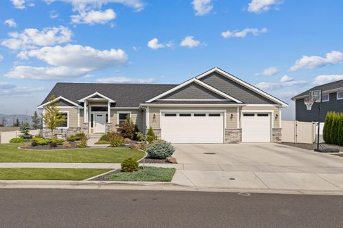 2712 W Howesdale Rd, Spokane, WA, 99208-4687 | Card Image