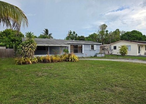 2401 Largo Dr, Miramar, FL, 33023-4535 | Card Image
