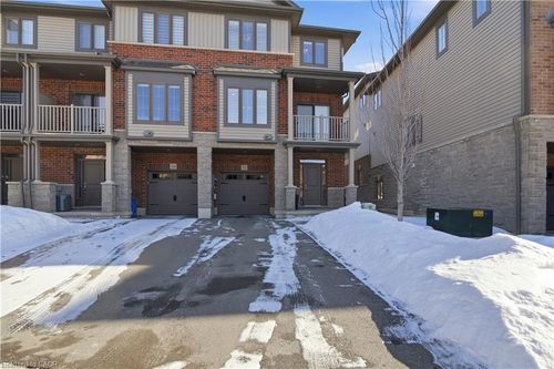 45-312 Humphrey St, Waterdown, ON, L8B1W5 | Card Image