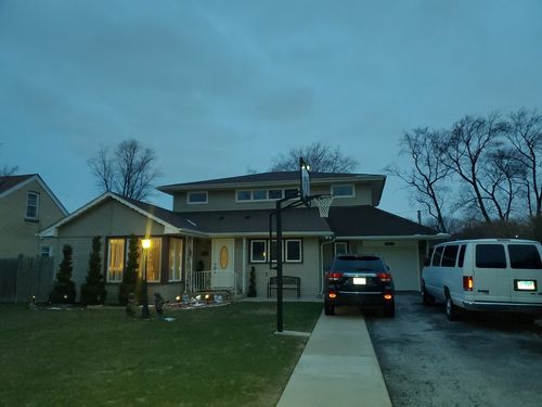 7964 Lavergne Ave, Burbank, IL, 60459-2169 | Card Image