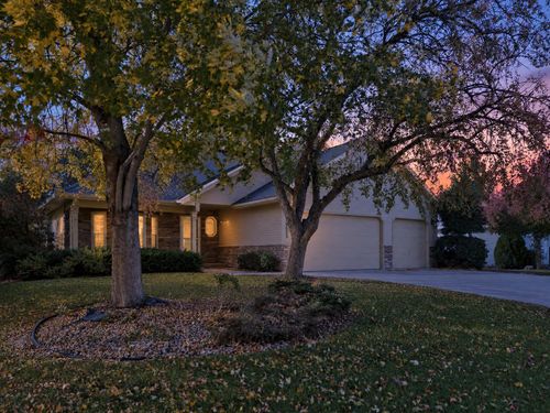 9023 Nantwick Rdg, Brooklyn Park, MN, 55443-3929 | Card Image