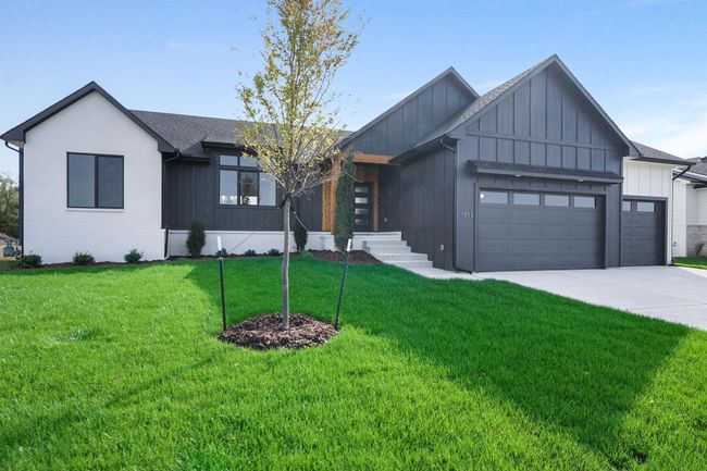 1011 S Brookside Ct, House other with 3 bedrooms, 2 bathrooms and null parking in Goddard KS | Image 5
