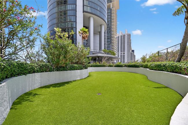 APT-1401 - 18671 Collins Ave, Condo with 3 bedrooms, 4 bathrooms and null parking in Sunny Isles Beach FL | Image 60