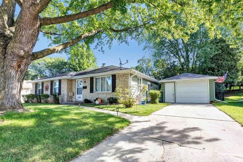 423 Bader Street, GREEN BAY, WI, 54302 | Card Image