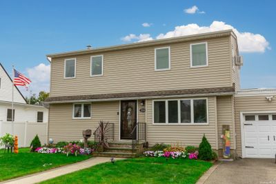 3194 Roxbury Lane, House other with 4 bedrooms, 2 bathrooms and null parking in Levittown NY | Image 1