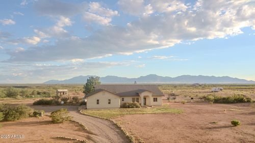 1002 E Lena Way, Huachuca City, AZ, 85616-8330 | Card Image