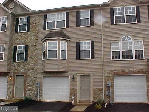 58-58 Buttonwood Ln, YORK, PA, 17406-9064 | Card Image