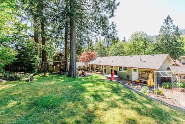 1632 Ymca Road, House other with 3 bedrooms, 1 bathrooms and 3 parking in Gibsons BC | Image 31