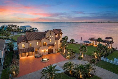 506 Sunset Cir, Tiki Island, TX, 77554-7804 | Card Image