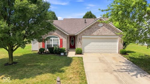 14058 Meadow Lake Dr, Fishers, IN, 46038-5587 | Card Image