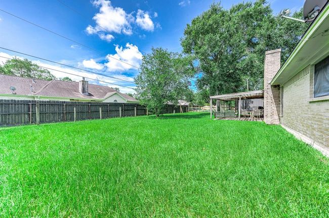 49 Robin Dr, House other with 3 bedrooms, 2 bathrooms and 2 parking in Alvin TX | Image 36