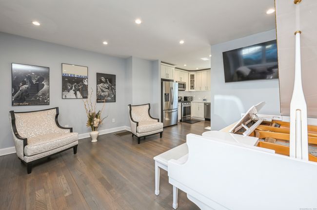 A - 20 Lower Rocks Ln, Condo with 3 bedrooms, 3 bathrooms and null parking in Norwalk CT | Image 4